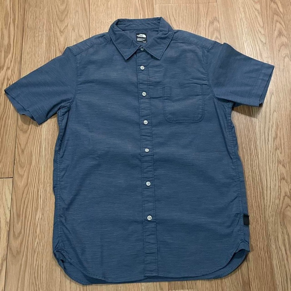 The North Face Men’s Short Sleeve Button Down Shirt Small Blue Striped Pocket
